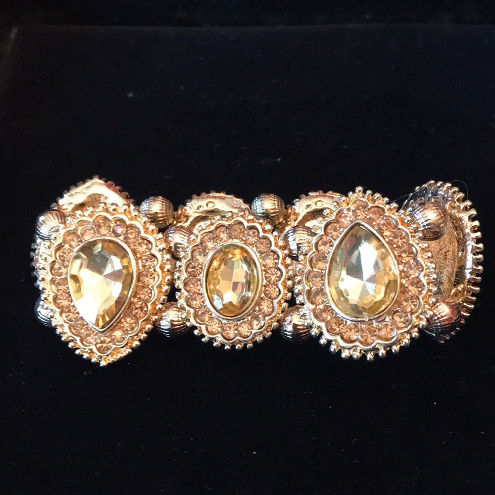 Like new bracelet stretch